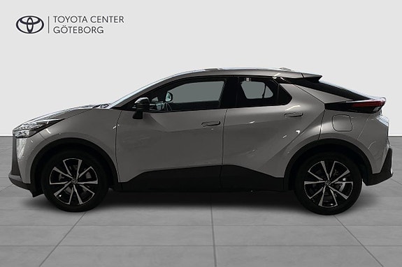 Toyota C-HR 4 of 11