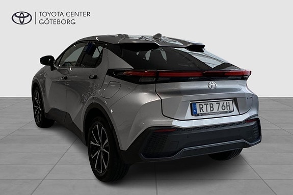 Toyota C-HR 3 of 11
