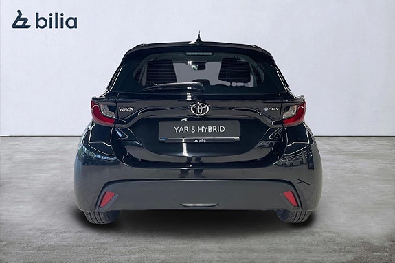 Toyota Yaris 5 of 21