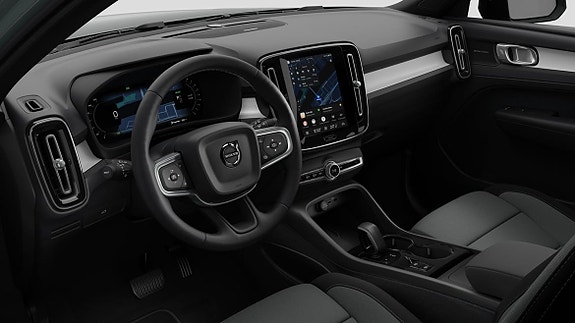 Volvo XC40 11 of 14