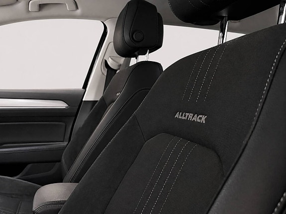 Volkswagen Passat Alltrack 14 of 25