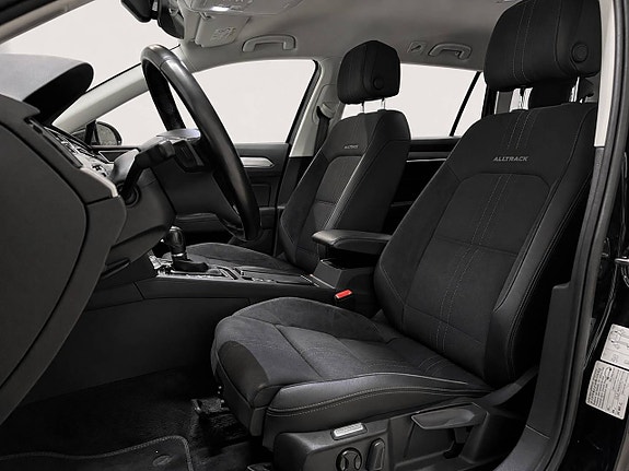 Volkswagen Passat Alltrack 13 of 25