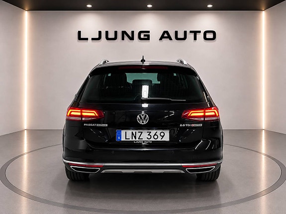 Volkswagen Passat Alltrack 5 of 25