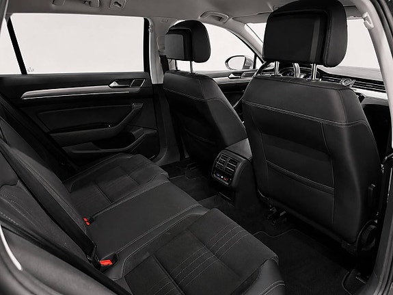 Volkswagen Passat Alltrack 15 of 25