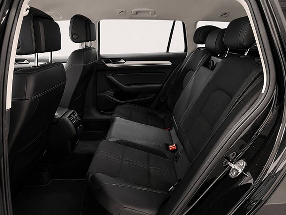 Volkswagen Passat Alltrack 16 of 25