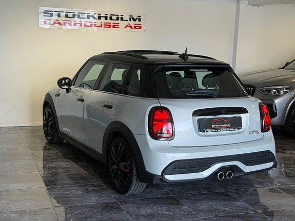 MINI Cooper S 8 of 21
