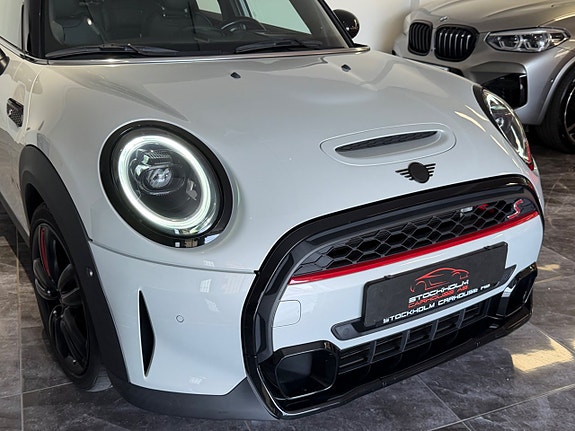 MINI Cooper S 5 of 21
