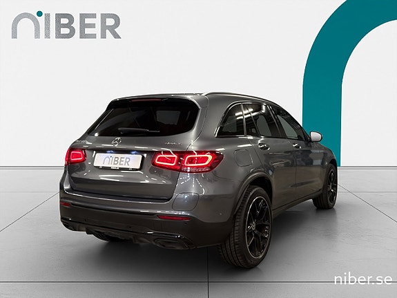 Mercedes-Benz GLC300 e 8 of 25