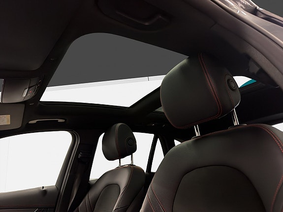 Mercedes-Benz GLC300 e 14 of 25