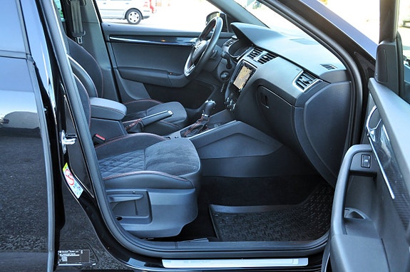 Skoda Octavia 12 of 16
