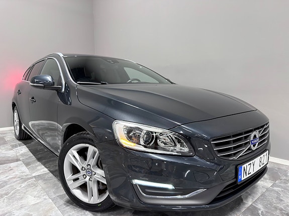 Volvo V60 2 of 27