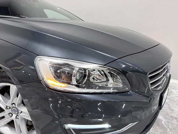 Volvo V60 11 of 27