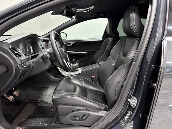 Volvo V60 14 of 27