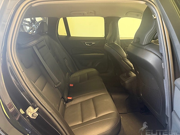 Volvo V60 Cross Country 14 of 25
