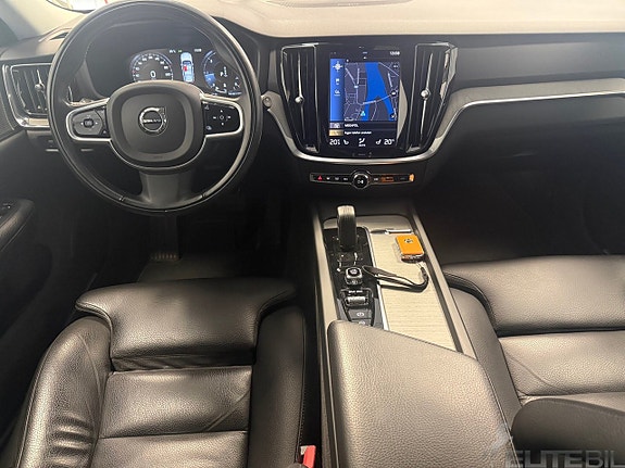 Volvo V60 Cross Country 9 of 25