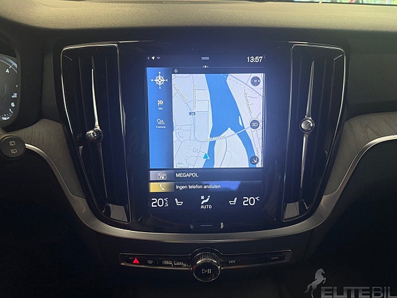 Volvo V60 Cross Country 17 of 25