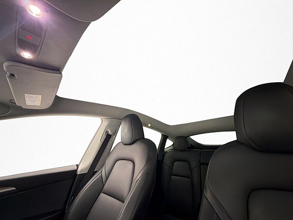 Tesla Model Y 25 of 30