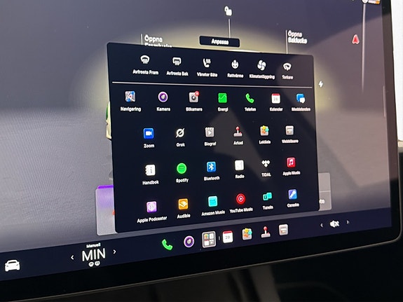 Tesla Model Y 28 of 30