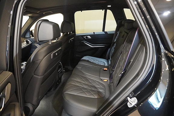 BMW X5 9 of 12