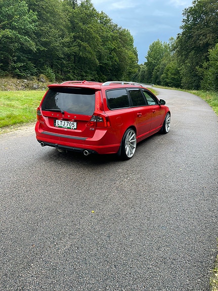 Volvo V70 3 of 8