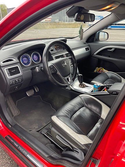 Volvo V70 5 of 8