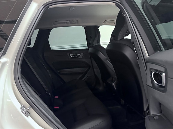 Volvo XC60 16 of 28