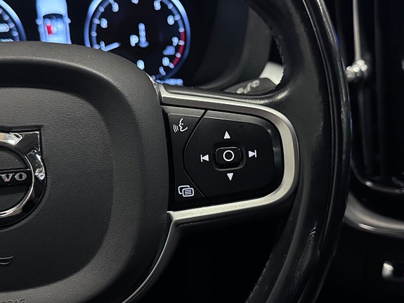 Volvo XC60 20 of 28