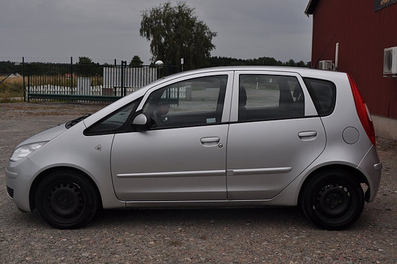 Mitsubishi Colt 7 of 13