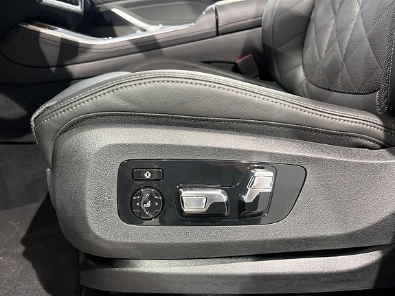 BMW X5 11 of 17