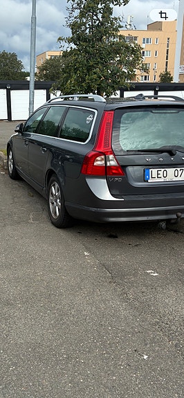 Volvo V70 2 of 2
