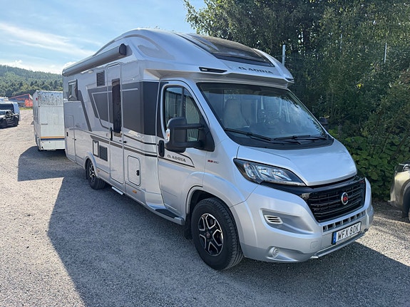 Adria Matrix Supreme 670 SC * Bra utrustad *