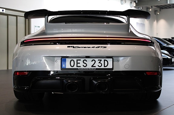 Porsche 911 Carrera 4 GTS 6 of 18