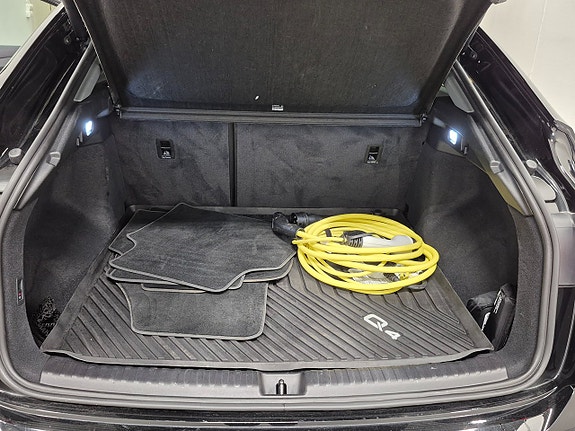 Audi Q4 e-tron 9 of 12
