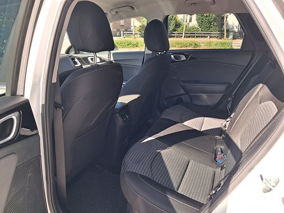 Kia Ceed 4 of 4