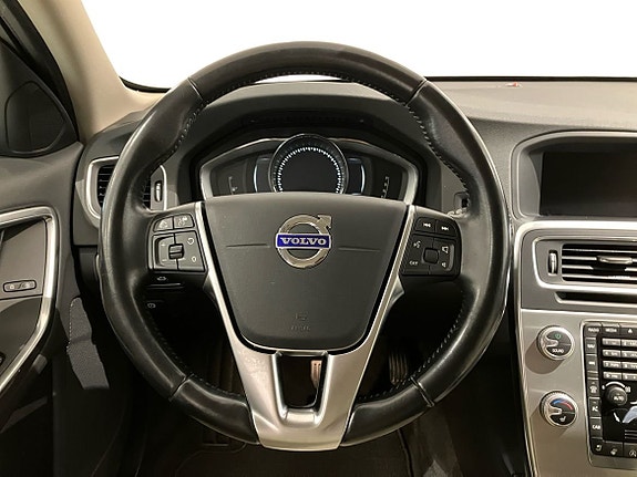Volvo V60 Cross Country 11 of 14