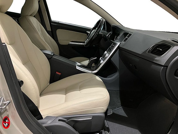 Volvo V60 Cross Country 4 of 14