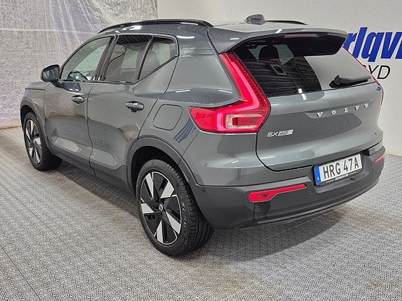 Volvo EX40 5 of 9