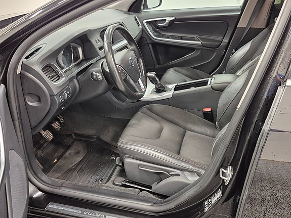 Volvo S60 2 of 7