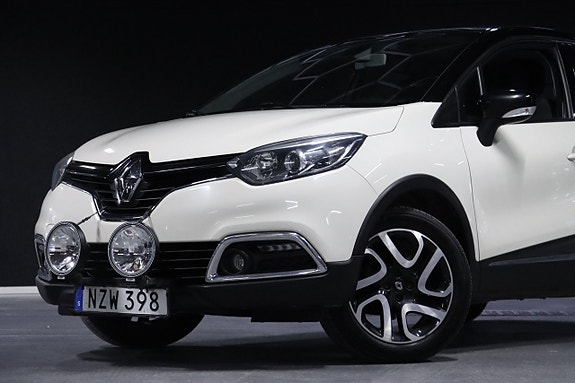 Renault Captur 3 of 21