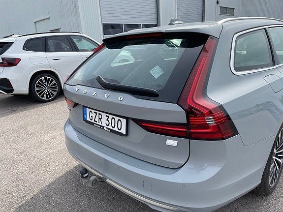 Volvo V90 3 of 5