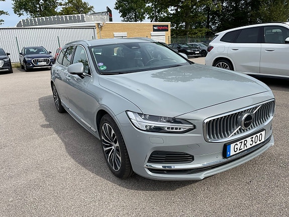 Volvo V90 2 of 5