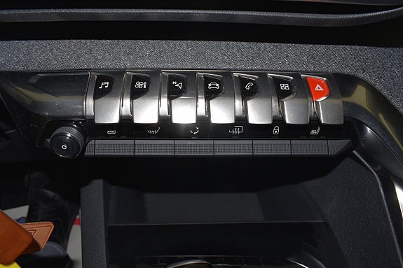 Peugeot 3008 6 of 9
