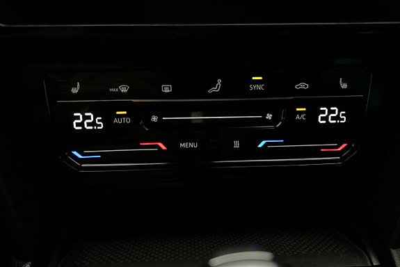 Volkswagen Passat 19 of 30