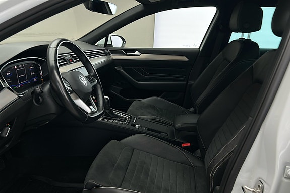 Volkswagen Passat 10 of 30
