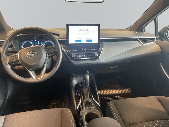 Toyota Corolla 8 of 16