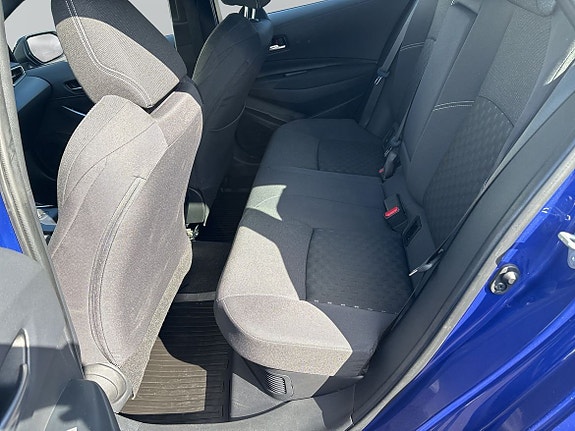 Toyota Corolla 8 of 11