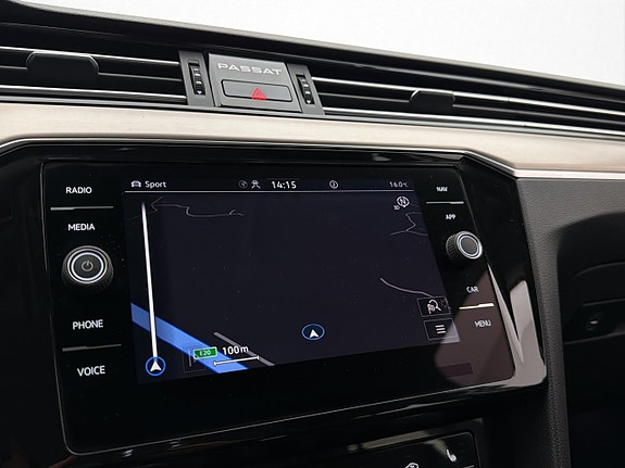 Volkswagen Passat 23 of 30