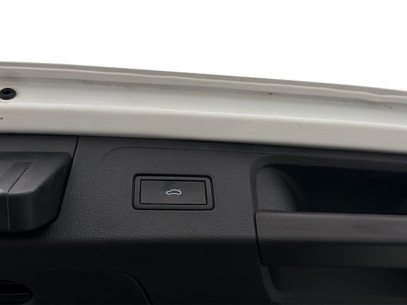 Volkswagen Passat 29 of 30