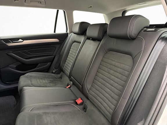 Volkswagen Passat 26 of 30