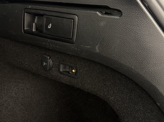 Volkswagen Passat 10 of 30